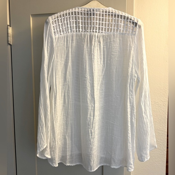 B. Design Size XL White Top - Picture 2 of 8